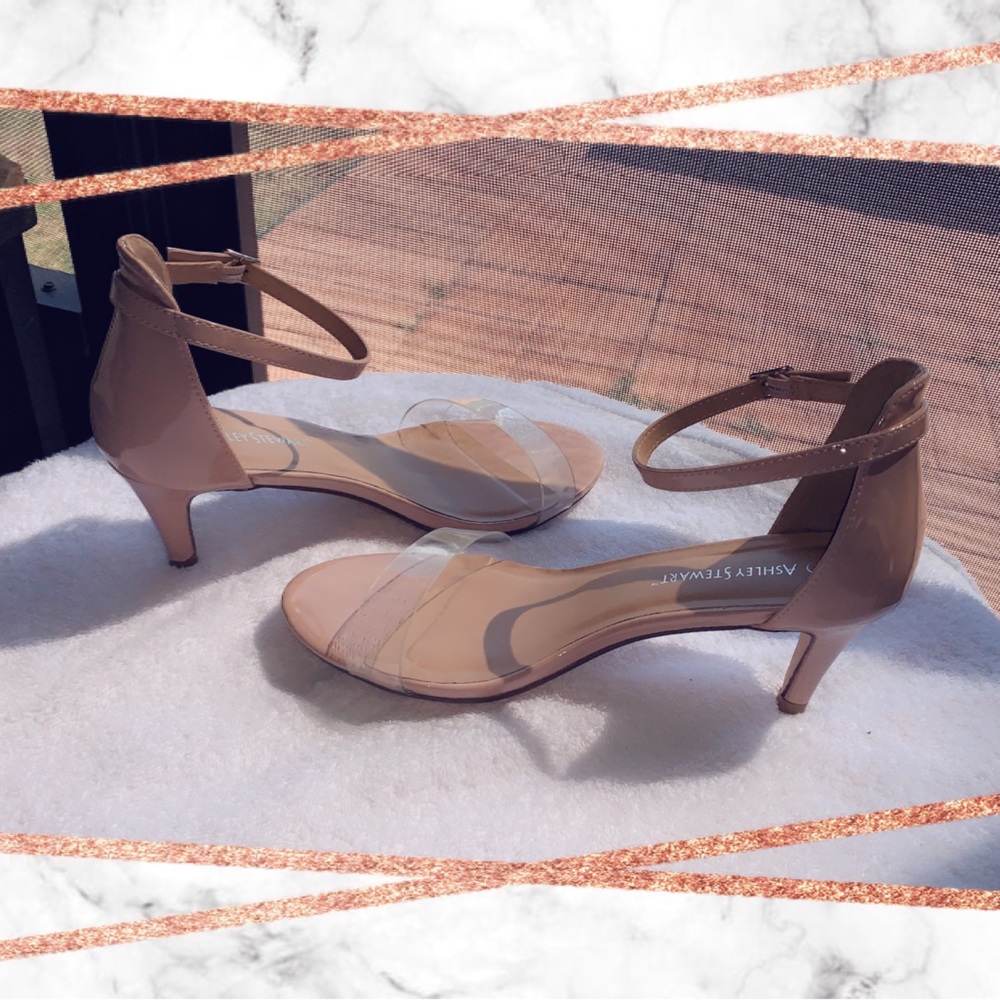 Woman Dress shoe worn